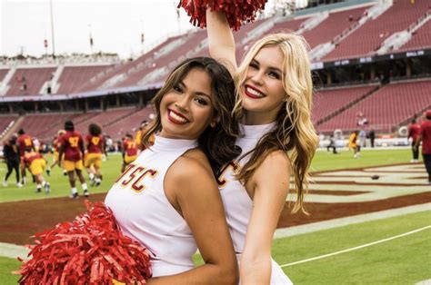 hot cheerleaders college|USC Trojans Cheerleader Goes Viral With Swimsuit。